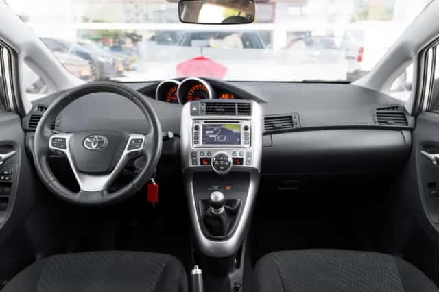 Toyota Verso (2012) thumbnail 4