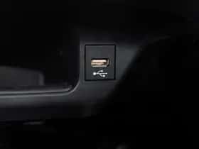 Toyota C-HR (2021) thumbnail 26