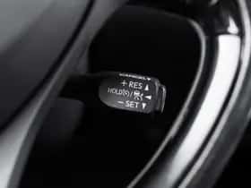 Toyota C-HR (2021) thumbnail 31