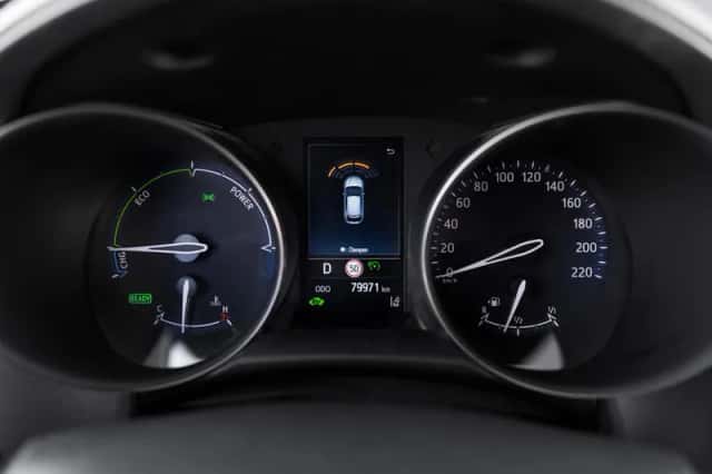Toyota C-HR (2021) thumbnail 6