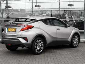 Toyota C-HR (2019) thumbnail 2