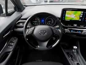 Toyota C-HR (2019) thumbnail 5