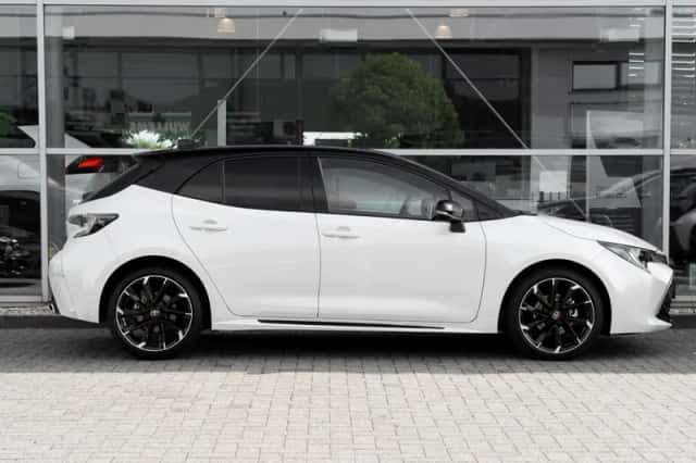 Toyota Corolla (2022) thumbnail 3