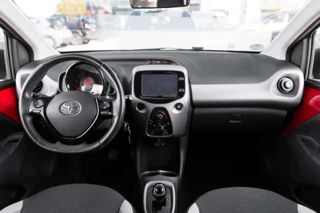 Toyota Aygo (2016) thumbnail 4