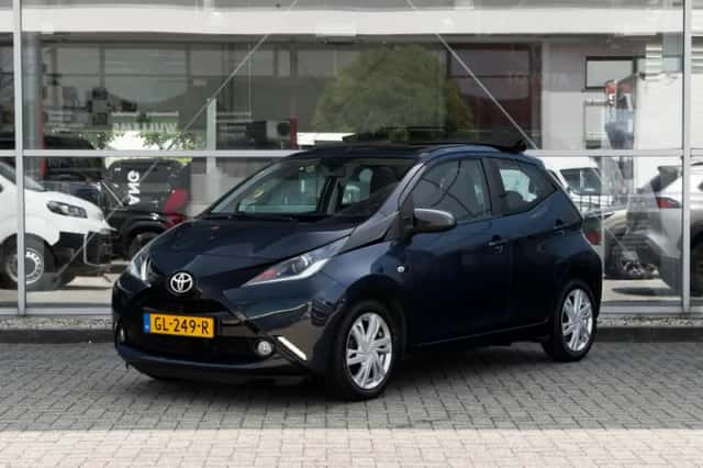 Toyota Aygo (2015) thumbnail 1