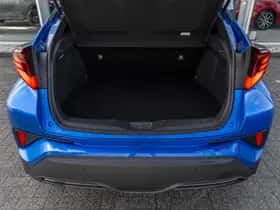 Toyota C-HR (2021) thumbnail 16