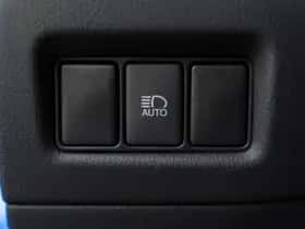 Toyota C-HR (2021) thumbnail 32