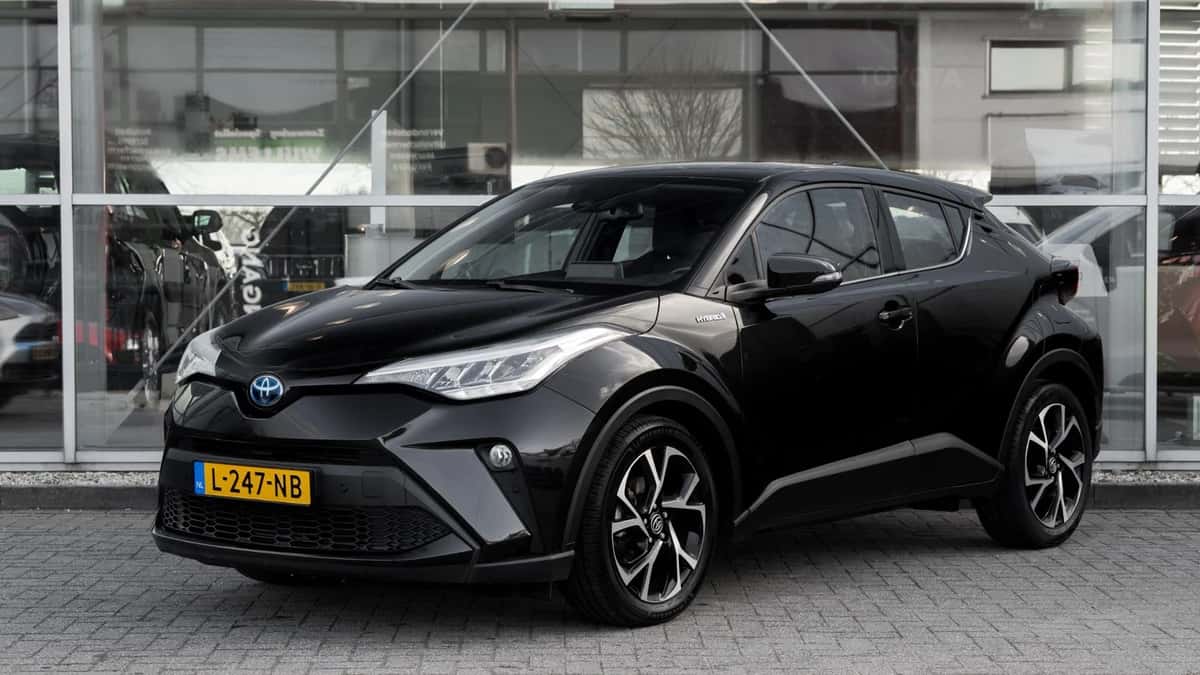 Toyota C-HR (2021) — foto 1