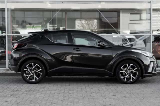 Toyota C-HR (2021) thumbnail 3