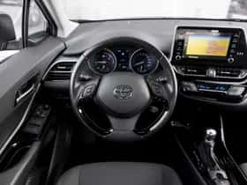 Toyota C-HR (2021) thumbnail 5