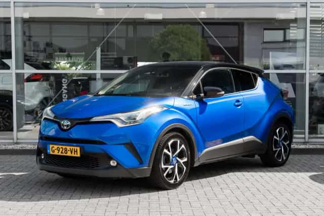 Toyota C-HR (2018) thumbnail 1