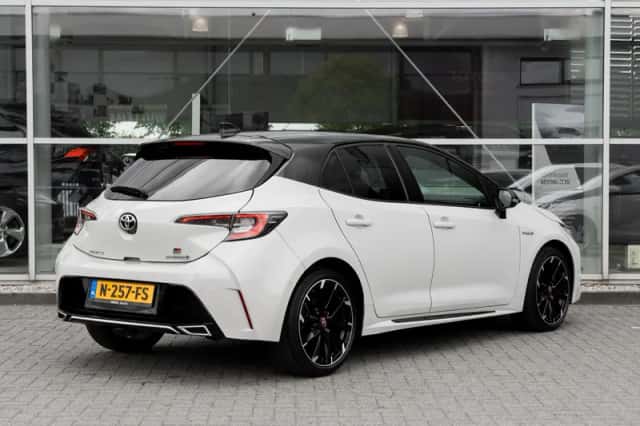Toyota Corolla (2021) thumbnail 2