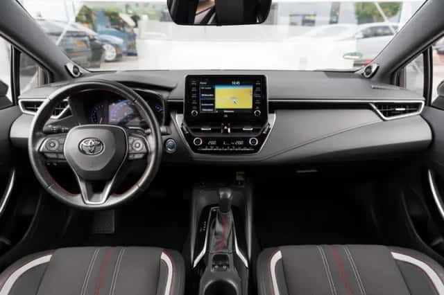Toyota Corolla (2021) thumbnail 4