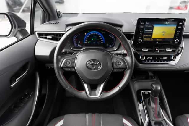 Toyota Corolla (2021) thumbnail 5