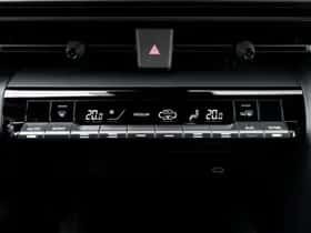 Toyota C-HR (2024) thumbnail 29