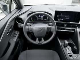 Toyota C-HR (2024) thumbnail 5