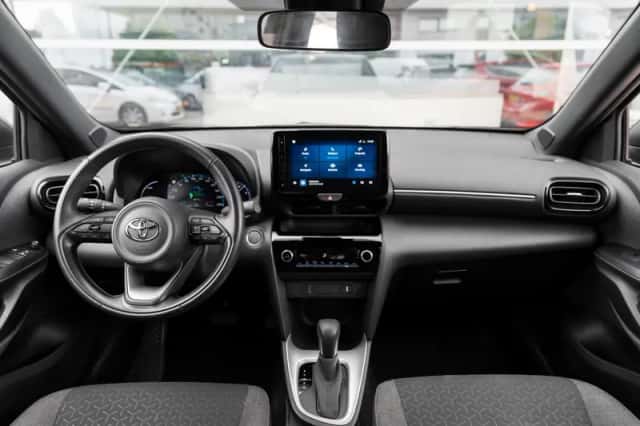 Toyota Yaris Cross (2022) thumbnail 4