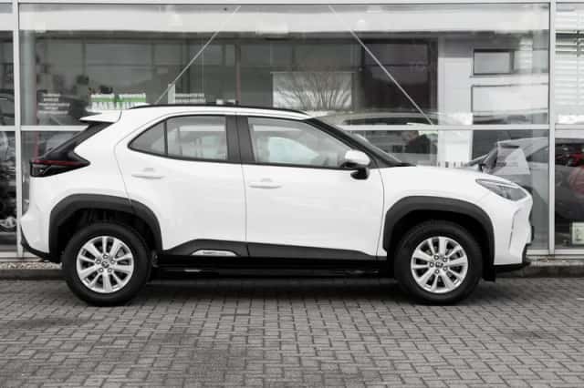 Toyota Yaris Cross (2023) thumbnail 3