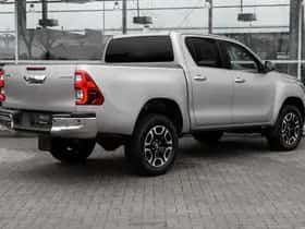 Toyota Hilux (2023) thumbnail 2