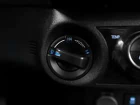 Toyota Hilux (2023) thumbnail 21