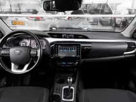Toyota Hilux (2023) thumbnail 4