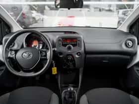 Toyota Aygo (2021) thumbnail 4