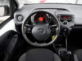 Toyota Aygo (2021) thumbnail 5