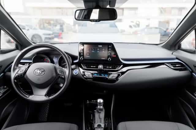 Toyota C-HR (2020) thumbnail 4