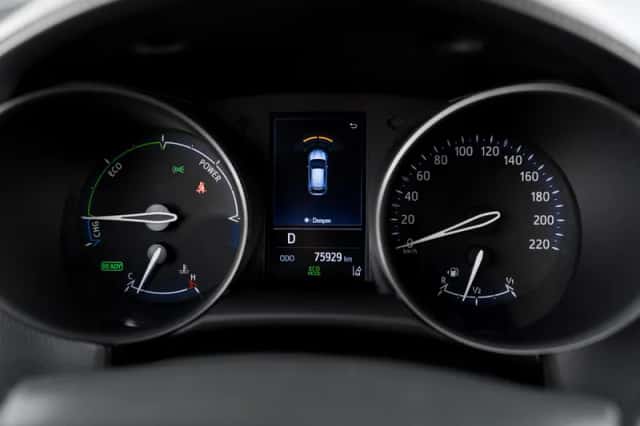Toyota C-HR (2020) thumbnail 6