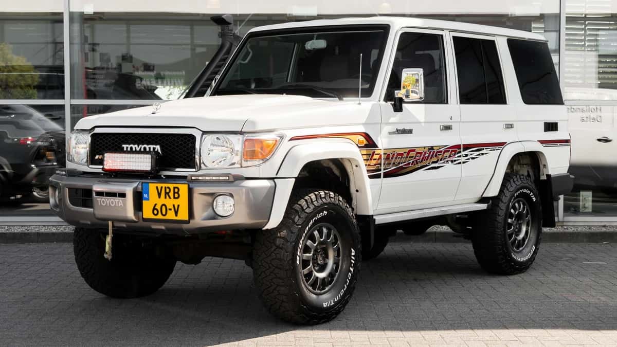 Toyota Land Cruiser (2022) — foto 1