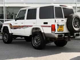 Toyota Land Cruiser (2022) thumbnail 13