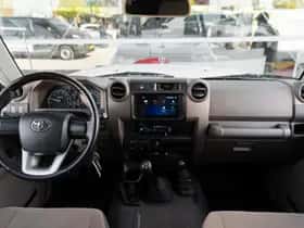 Toyota Land Cruiser (2022) thumbnail 15