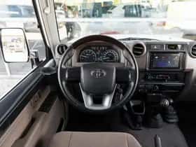 Toyota Land Cruiser (2022) thumbnail 4