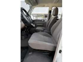 Toyota Land Cruiser (2022) thumbnail 5