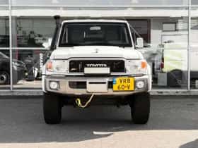 Toyota Land Cruiser (2022) thumbnail 9