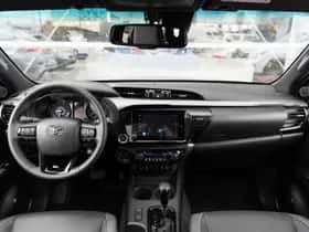 Toyota Hilux (2024) thumbnail 4