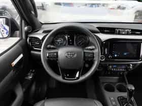 Toyota Hilux (2024) thumbnail 5
