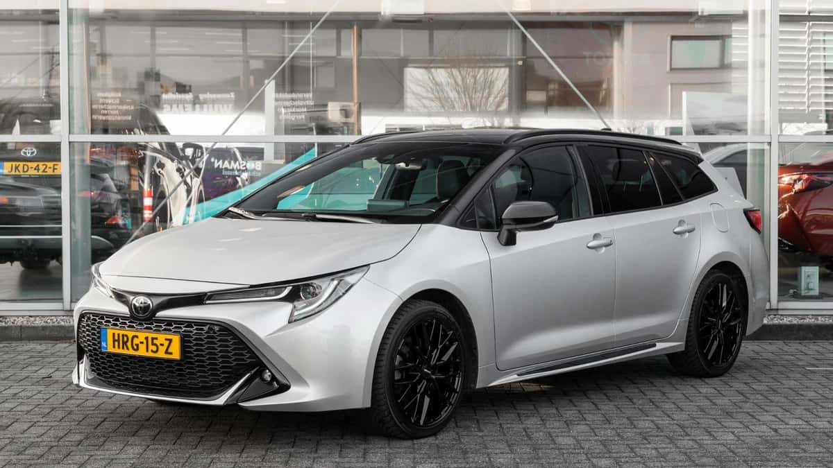 Toyota Corolla (2023) — foto 1