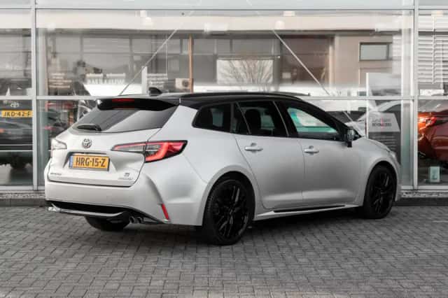 Toyota Corolla (2023) thumbnail 2