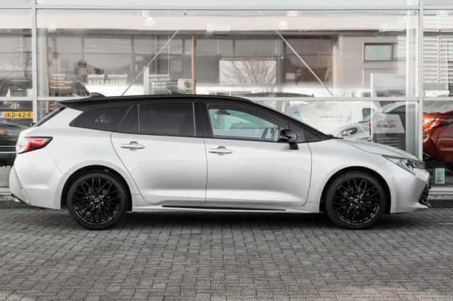 Toyota Corolla (2023) thumbnail 3