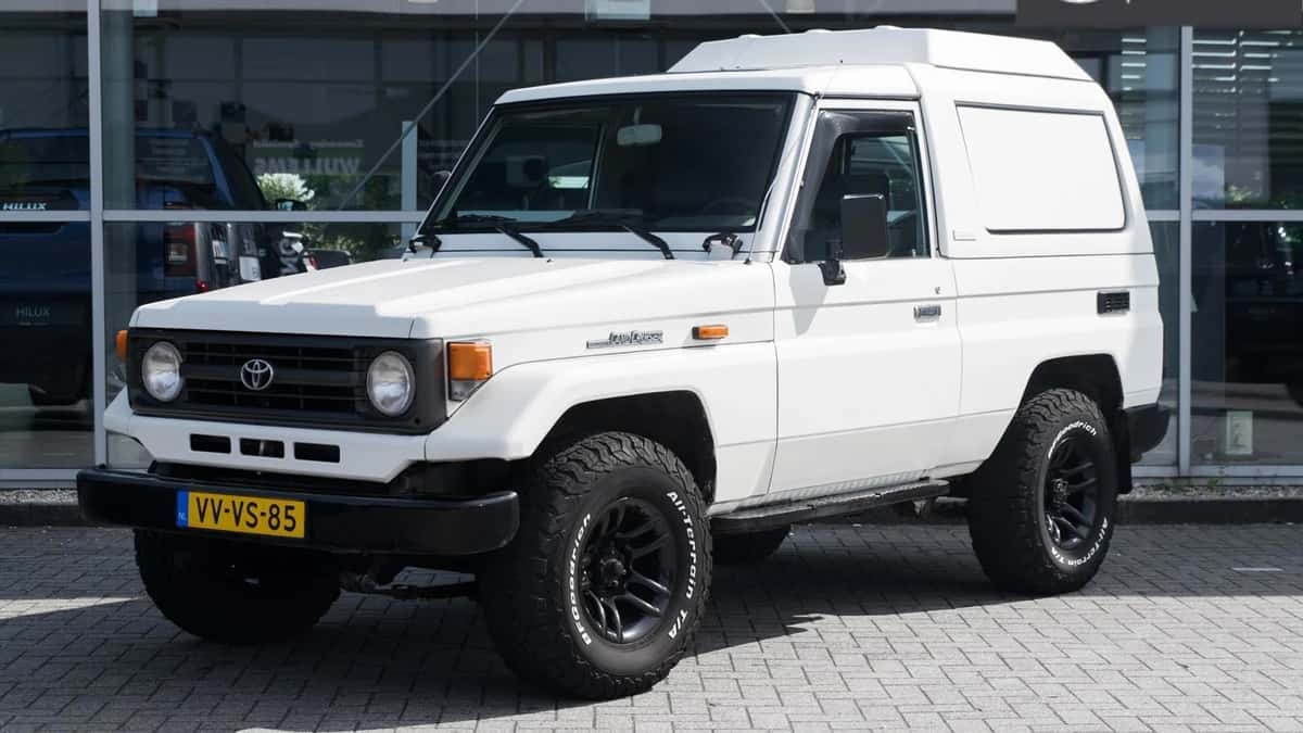 Toyota Land Cruiser (1998) — foto 1