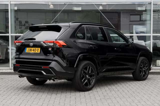 Toyota RAV4 (2025) thumbnail 2