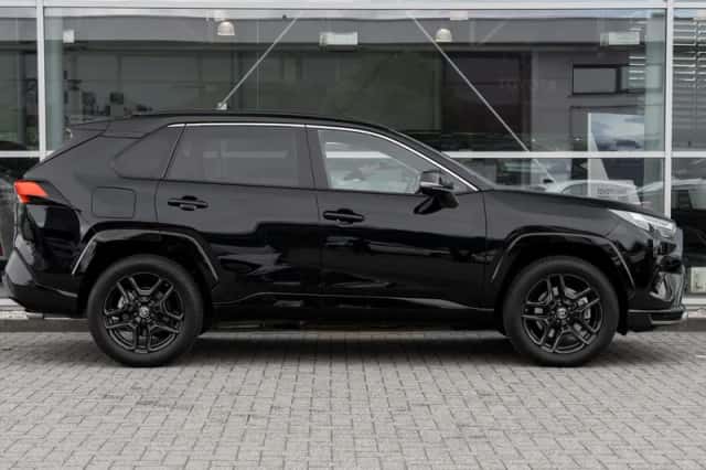 Toyota RAV4 (2025) thumbnail 3
