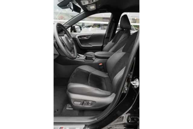 Toyota RAV4 (2025) thumbnail 5