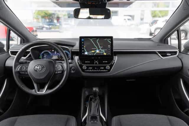 Toyota Corolla (2024) thumbnail 4