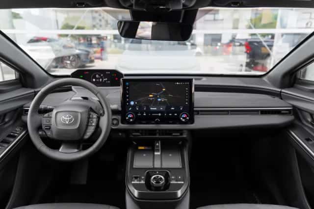 Toyota C-HR+ (2026) thumbnail 4
