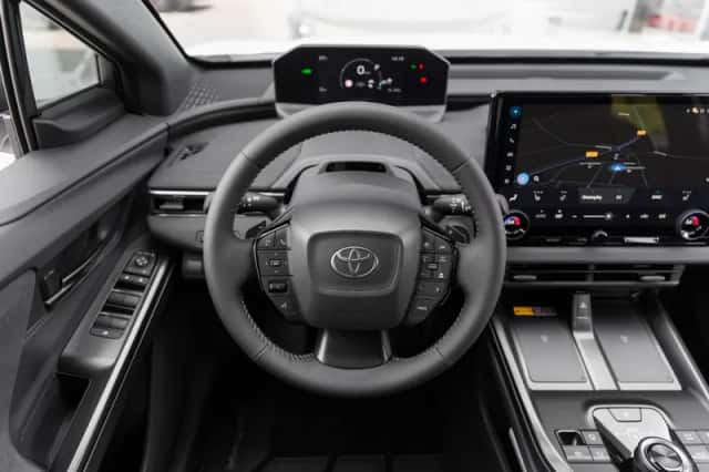 Toyota C-HR+ (2026) thumbnail 5