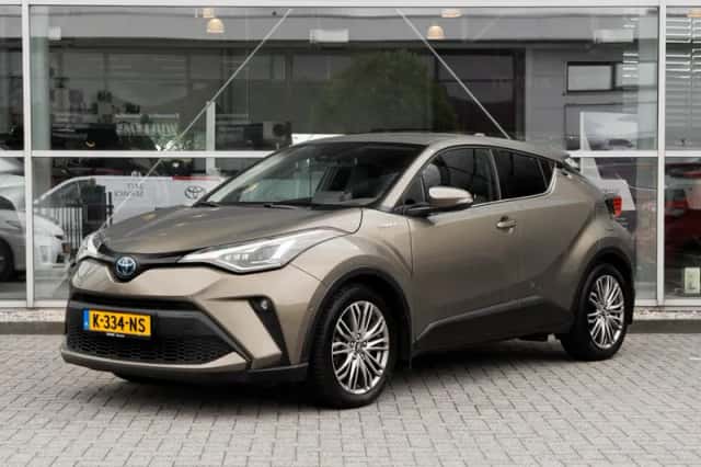 Toyota C-HR (2021) thumbnail 1