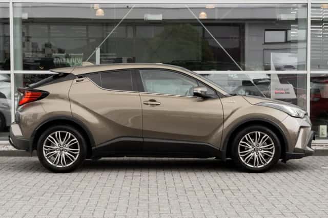 Toyota C-HR (2021) thumbnail 3