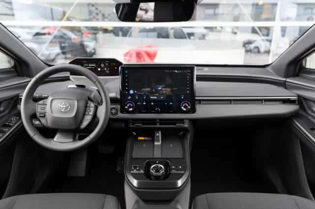 Toyota C-HR+ (2026) thumbnail 4